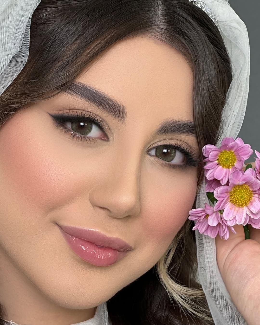 میکاپ شنیون فیشیال موخوره گیری بند ابرو|خدمات آرایشگری و زیبایی|بجنورد, |دیوار