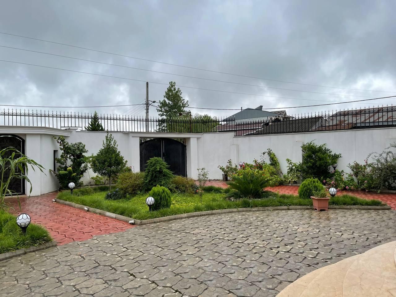 فروش ویلایی با دو باب مغازه تجاری منظریه ولیعصر|فروش خانه و ویلا|رشت, منظریه|دیوار