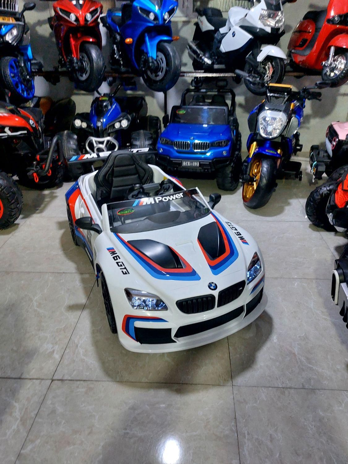 ماشین شارژی BMW  رالی کولردار دار|اسباب‌بازی بچه|تهران, شهید رجایی|دیوار