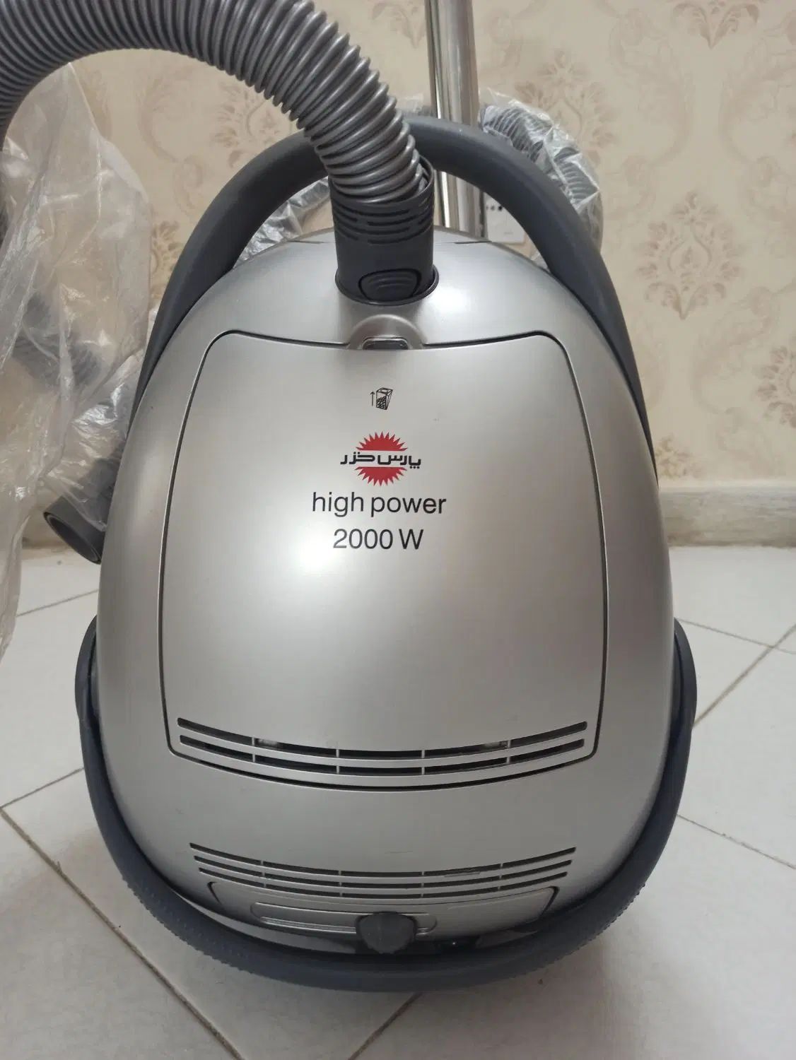 جاروبرقی پارس خزر طرح بوش مدل VC-2000W - درحد نو|جاروبرقی، جارو شارژی، بخارشو|مشهد, فارغ التحصیلان|دیوار