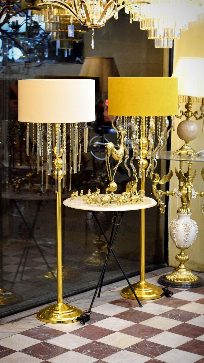 آباژور ایستاده کنارسالنی مدرن اسپرت با شیدمخملی|چراغ خواب و آباژور|تبریز, |دیوار