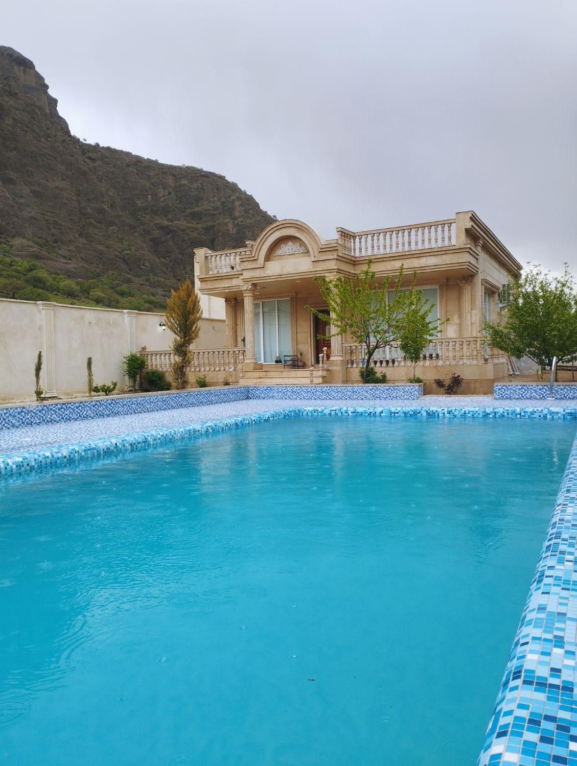 ویلا استخر دار آب گرم در باغ دایی|اجارهٔ کوتاه‌مدت ویلا و باغ|خرم‌آباد, |دیوار