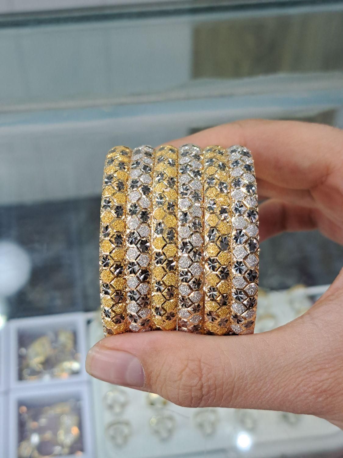 النگو بهنژاد|جواهرات|قم, نیروگاه|دیوار