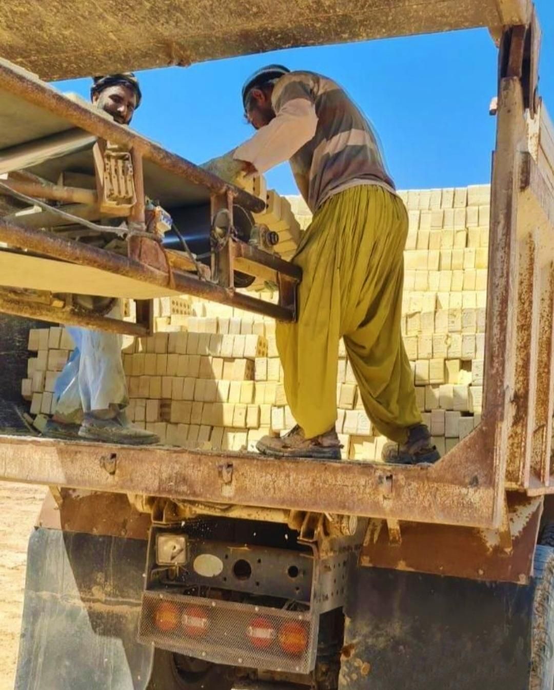 اجرسفال/اجرسفال زرد/آجر ۷ سانت|عمده‌فروشی|زرند, |دیوار