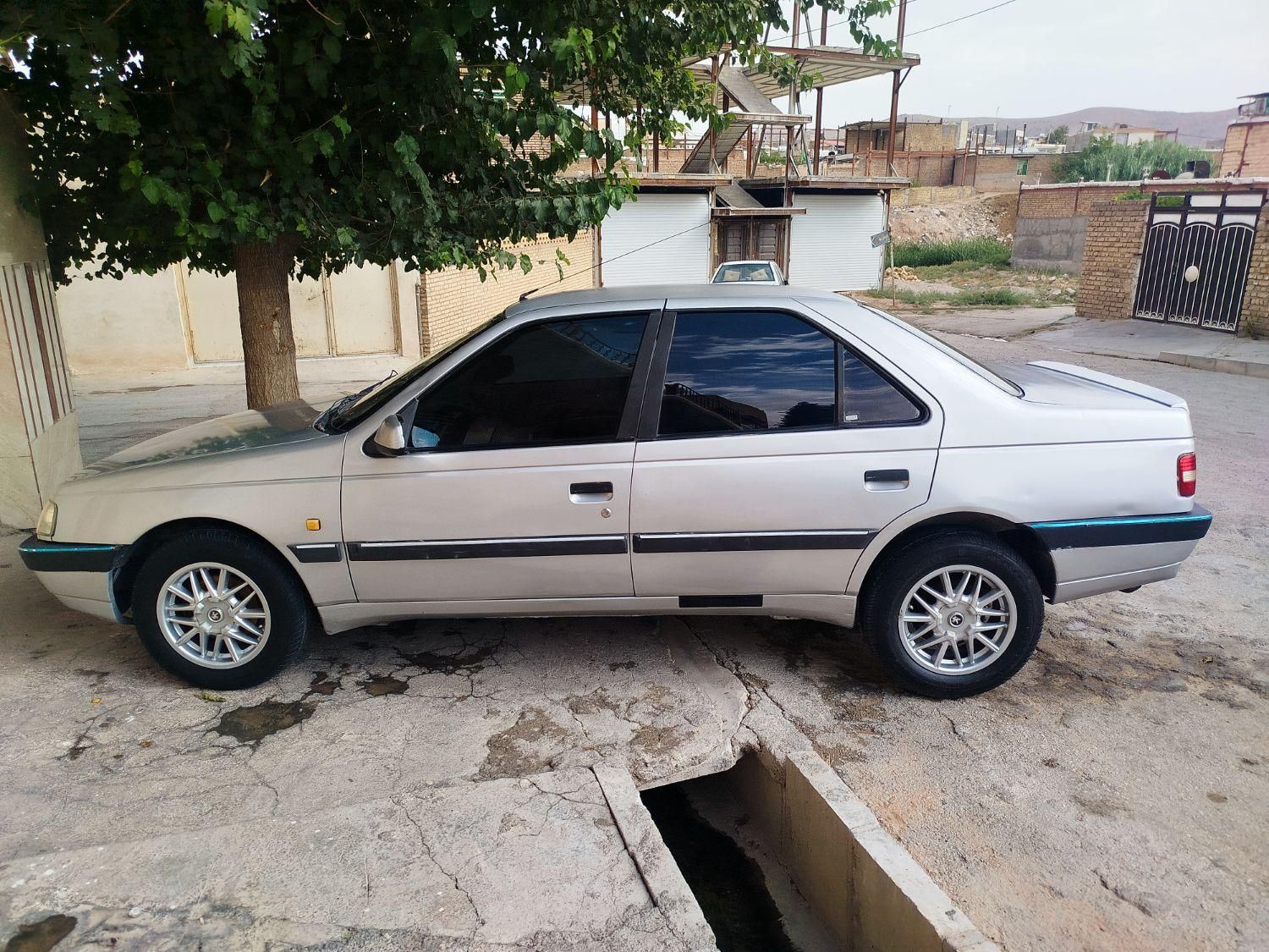 پژو 405 SLX موتور 1800، مدل ۱۳۹۰|خودرو سواری و وانت|خرم‌آباد, |دیوار