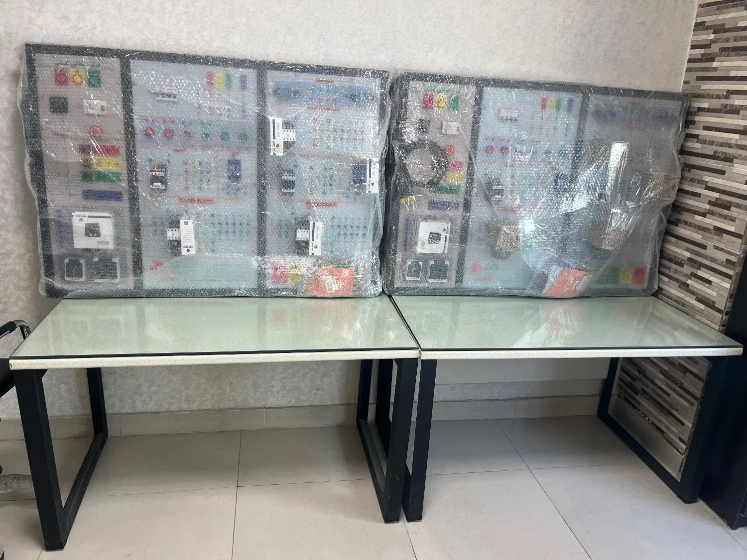 تابلوی آموزشی برق صنعتی دارای PLc لوگو V8 زیمنس|ماشین‌آلات صنعتی|تهران, فلسطین (میدان انقلاب)|دیوار
