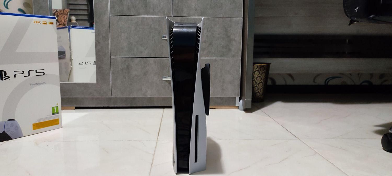 ps5فت دیسک خور به همراه پلاس یکساله پریمیوم و بازی|کنسول، بازی ویدئویی و آنلاین|شیراز, ریشمک|دیوار