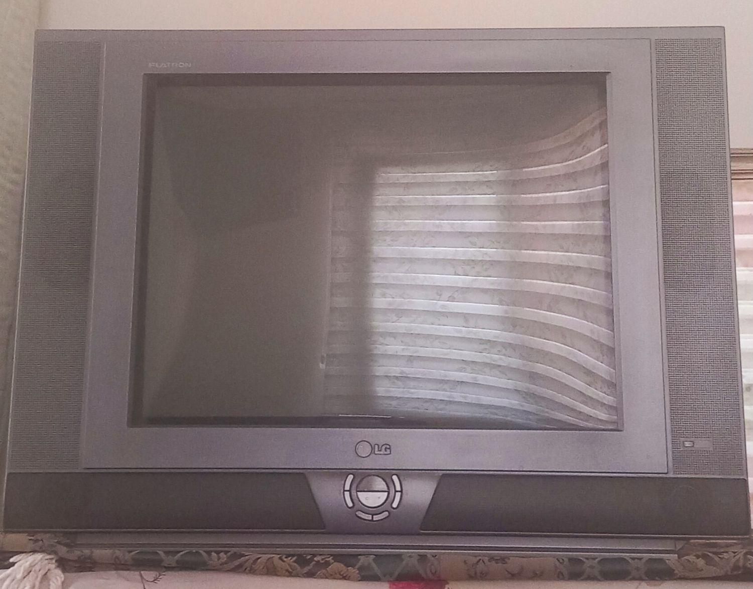 تلویزیون ۲۱ اینچ LG در حد نو استفاده نشده|تلویزیون و پروژکتور|گرمدره, |دیوار