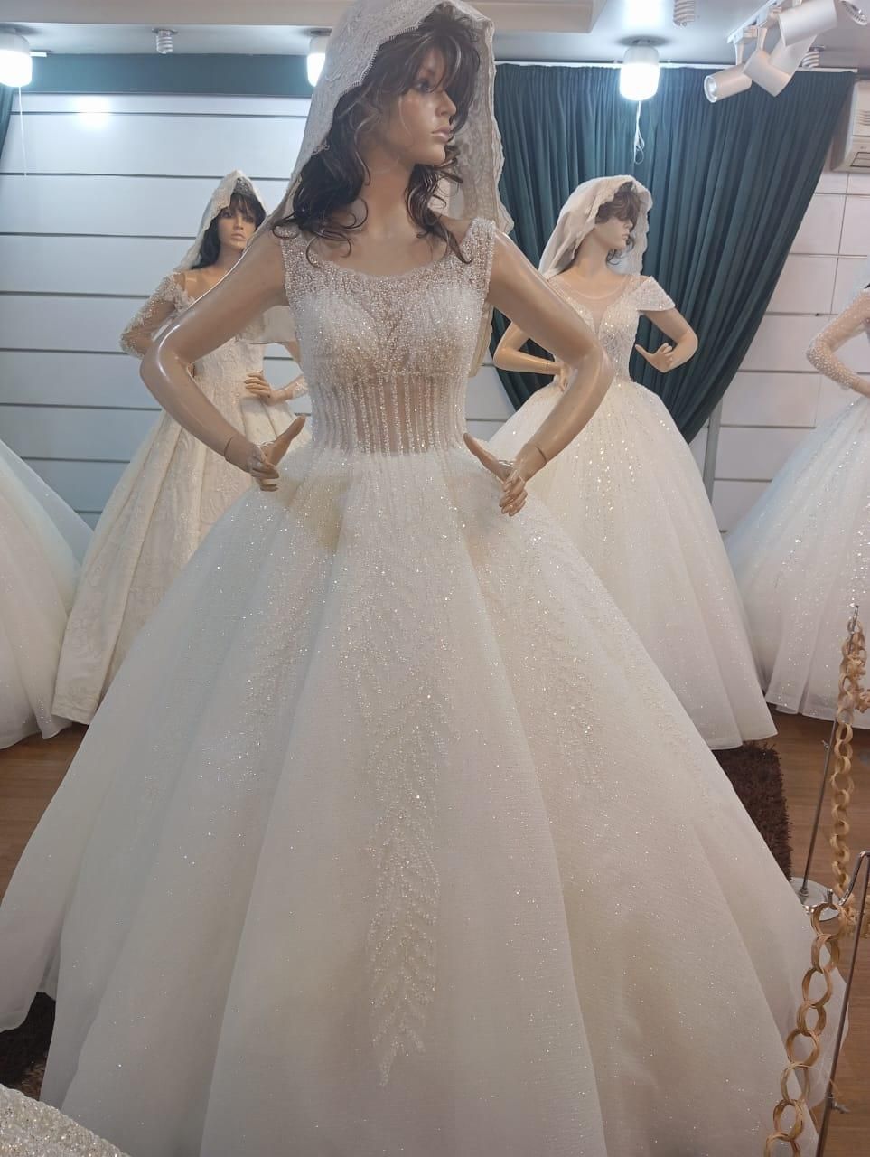 لباس عروس از سایز ۳۸ تا ۴۲ و قابل تبدیل تا سایز ۴۴|لباس|اصفهان, محمودیه|دیوار