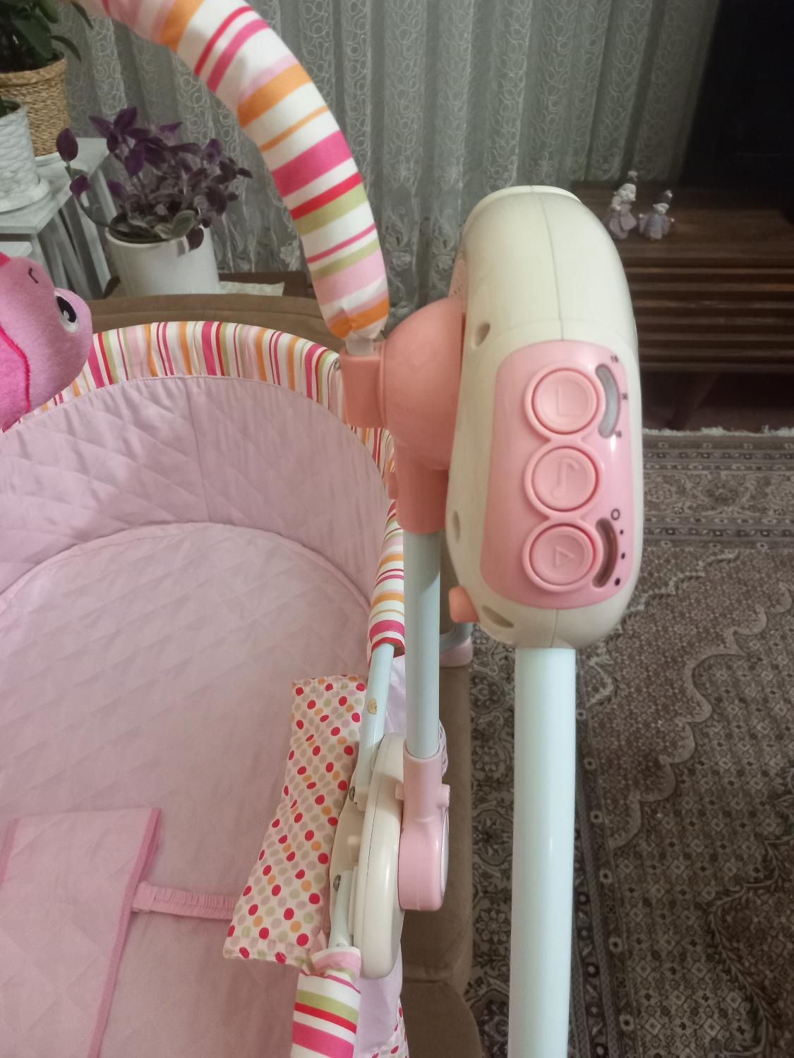 گهواره نوزاد|تخت و صندلی بچه|تهران, نارمک جنوبی|دیوار