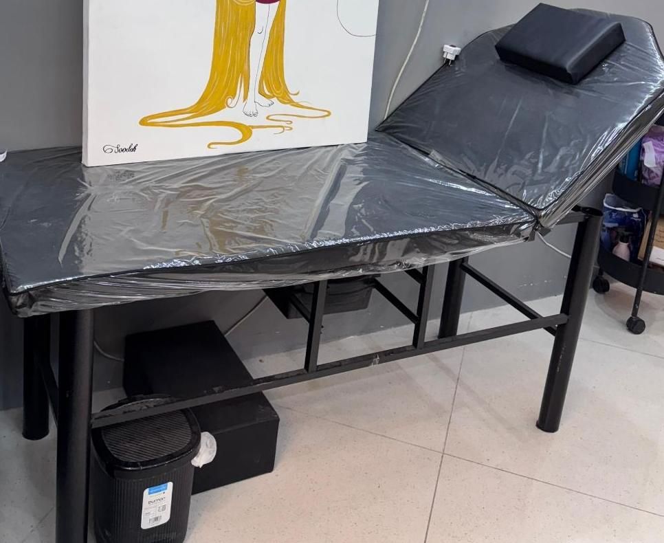 تخت مژه،2تا سرشور،صندلی برقی،استندناخن،گوش سوراخکن|آرایشگاه و سالنهای زیبایی|بوشهر, |دیوار