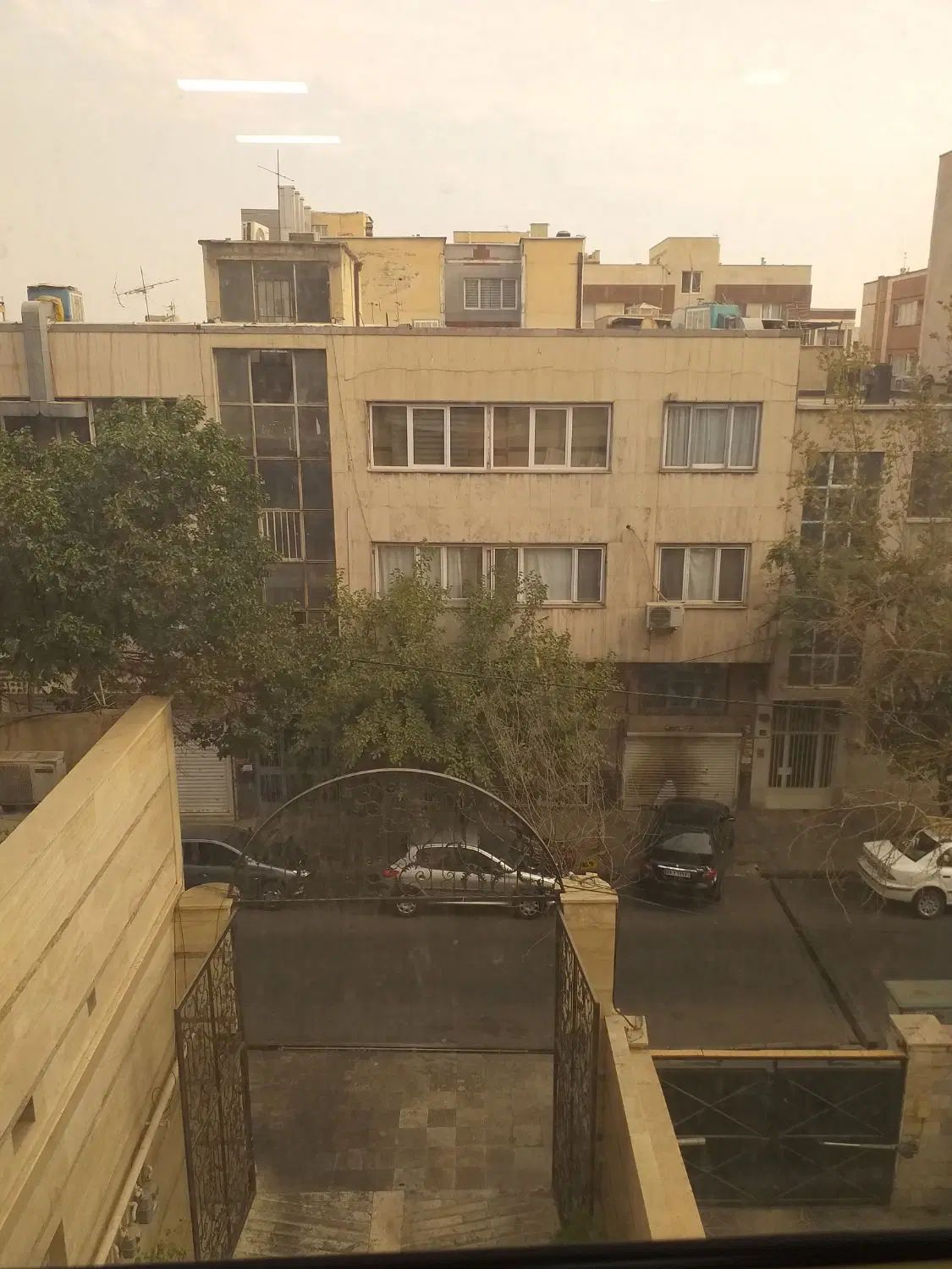 تجاری۱۰۰ متر ملکیت+۲۰۰متر حیاط اختصاصی|فروش مغازه و غرفه|تهران, امجدیه (خاقانی)|دیوار
