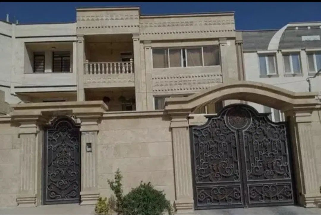 فروش خانه ویلایی ۴۵۰ متری بر خیابان کسایی|فروش خانه و ویلا|شیراز, فرهنگ شهر|دیوار