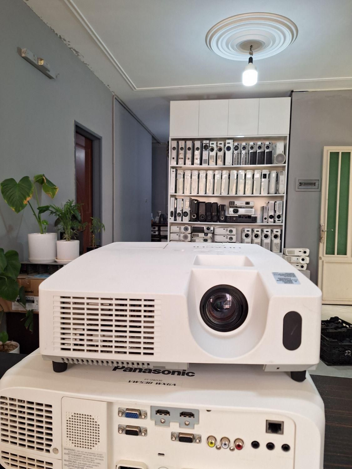 ویدیو پروژکتور هیتاچیx2510|تلویزیون و پروژکتور|سبزوار, کوی بهار|دیوار