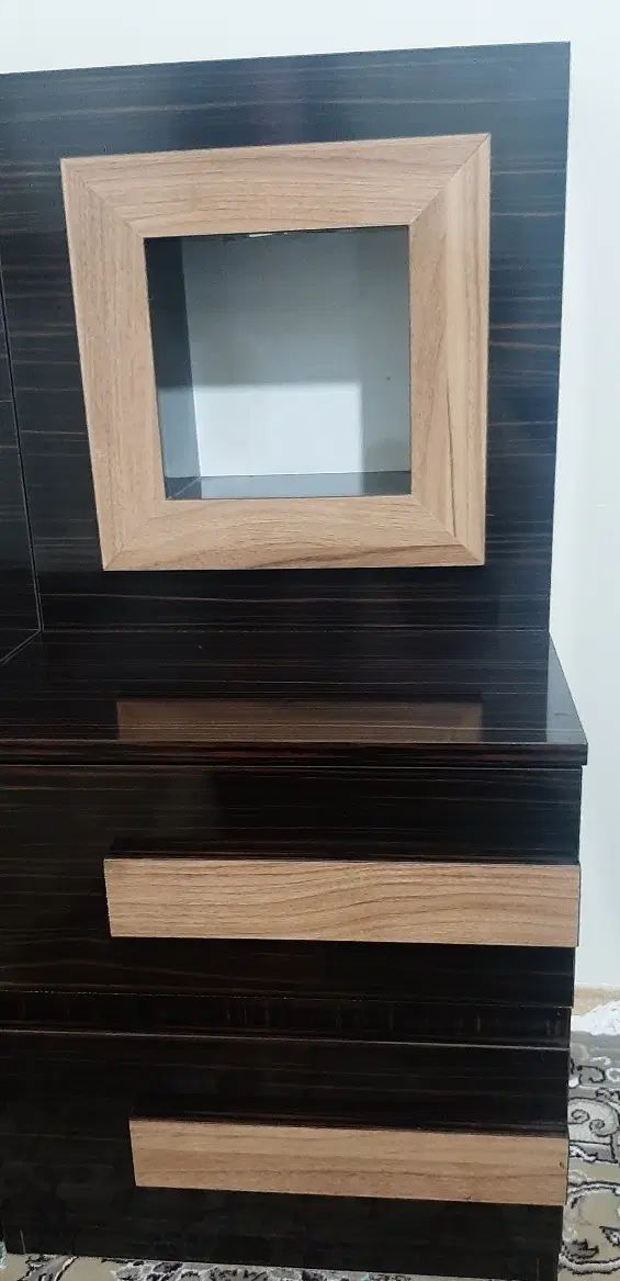 تخت خواب دو نفره همراه خوشخواب طبی و یک عدد پاتختی|تخت و سرویس خواب|تربت جام, پاسداران|دیوار