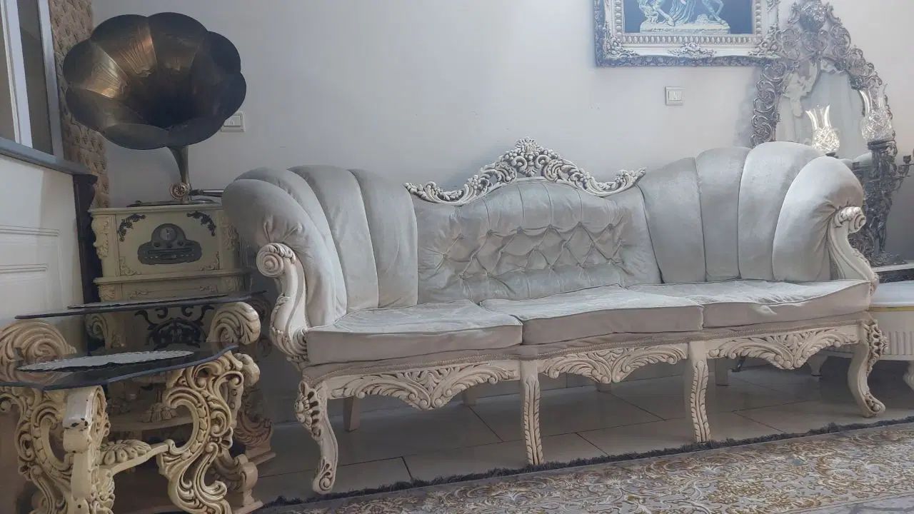 مبل ۸نفره همره ۴عدد عسلی ومیز تلویزیون ست هم|مبلمان خانگی و میز عسلی|باقرشهر, |دیوار