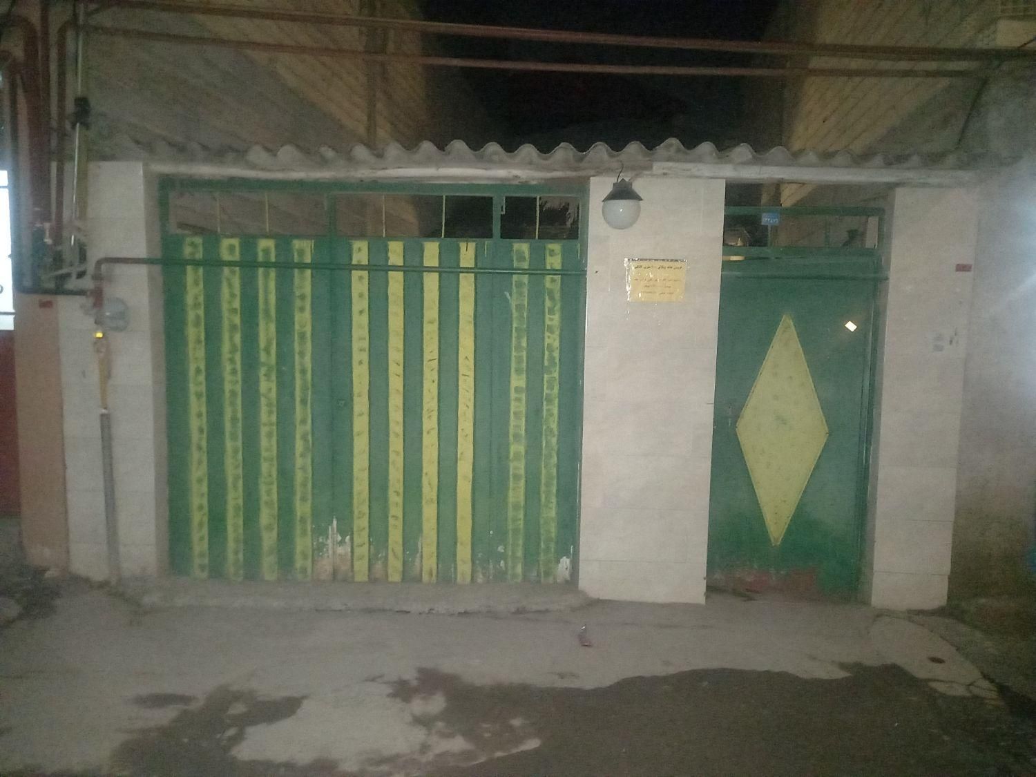 خانه ویلایی کلنگی قابل سکونت|فروش زمین و ملک کلنگی|رشت, انصاری|دیوار