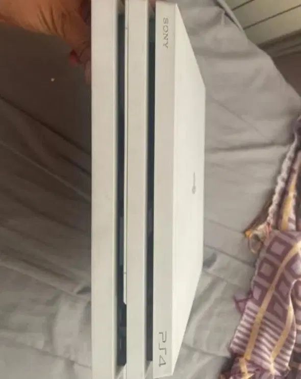 ps4پرو poroکپی خور سفید کمیاب|کنسول، بازی ویدئویی و آنلاین|اصفهان, شفق|دیوار
