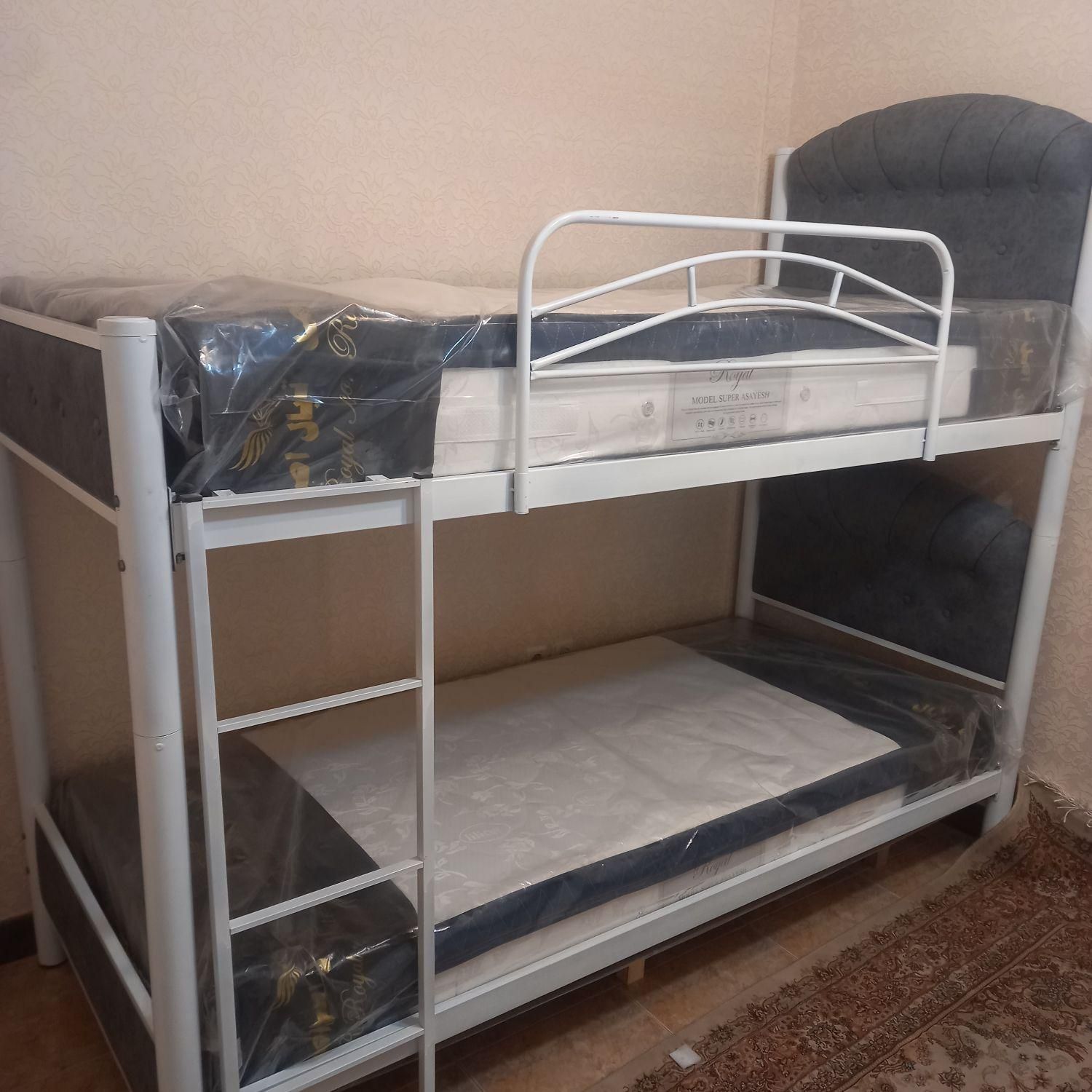 تخت خواب دو طبقه فلزی عمده و خرده|تخت و سرویس خواب|تبریز, |دیوار