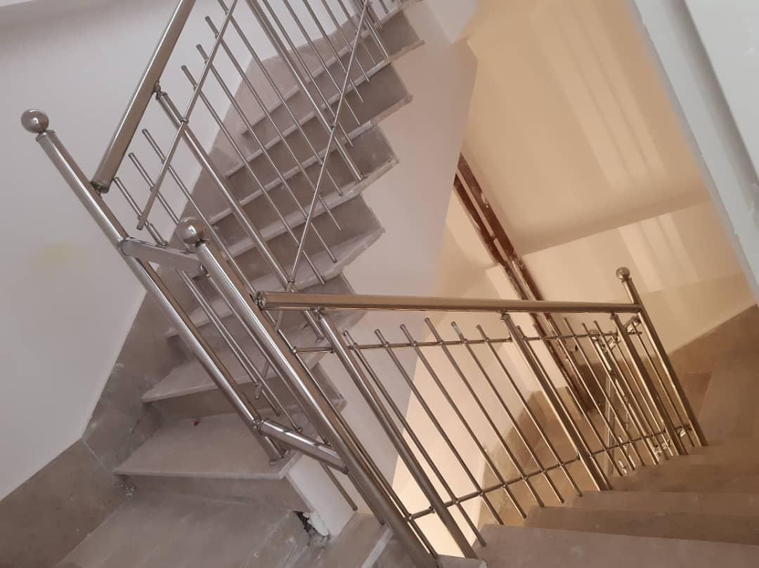 نصب نرده استیل راه پله وتراس|خدمات پیشه و مهارت|میانه, |دیوار