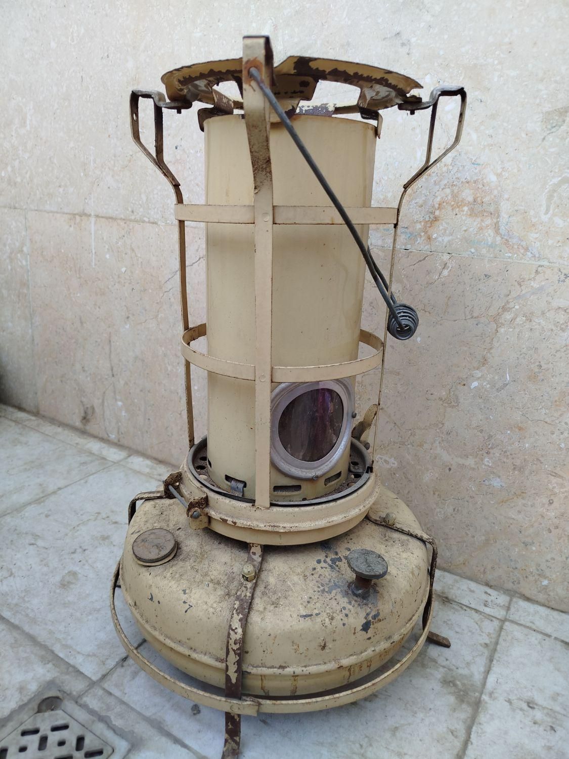 چراغ علاالدین|کلکسیون اشیاء عتیقه|ری, دولت‌آباد|دیوار