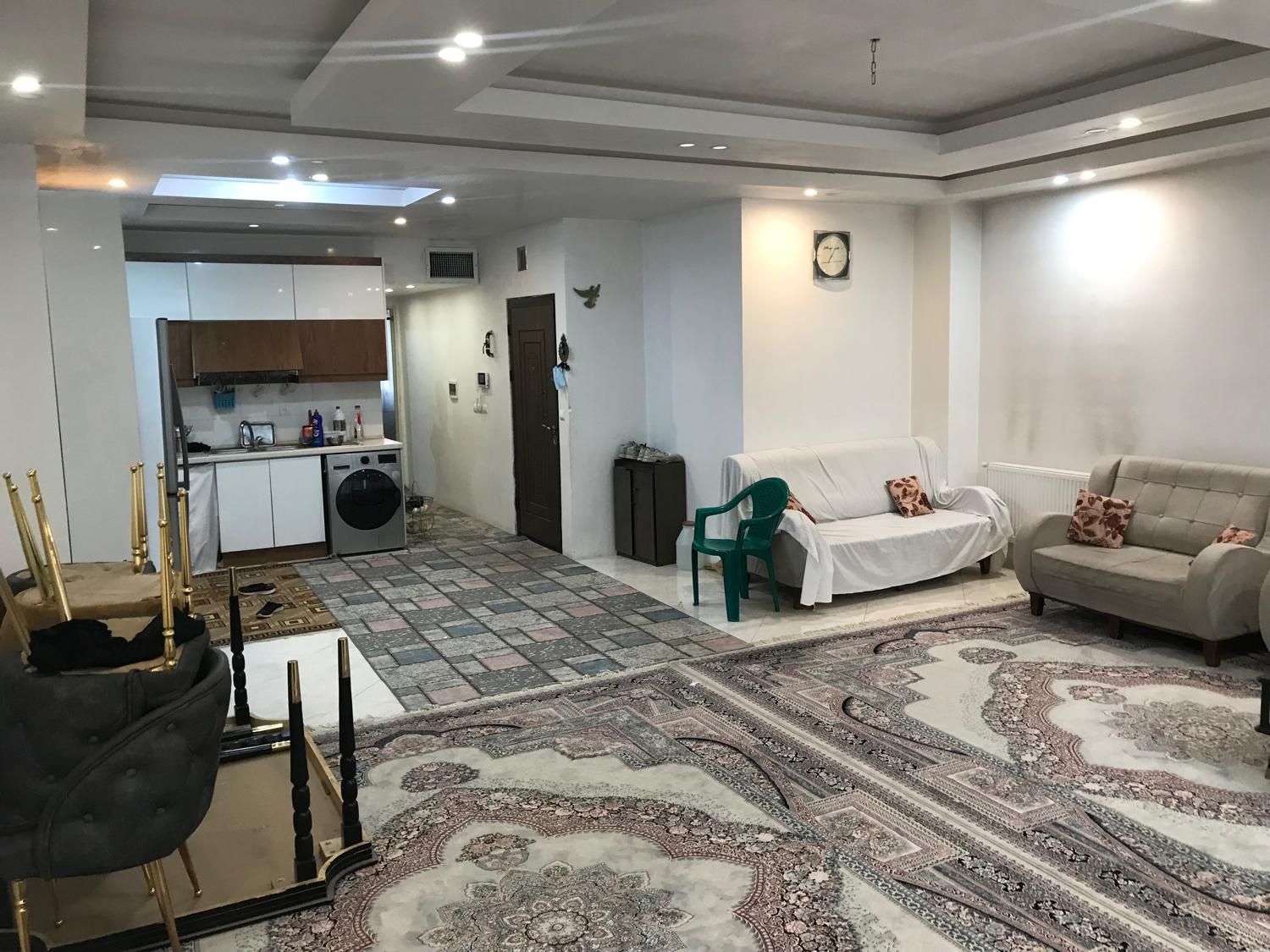اپارتمان ۱۰۰ متر ۲خواب میرزای رضوان ۷ت واحدی|اجارهٔ آپارتمان|قرچک, میرزائی شمالی|دیوار