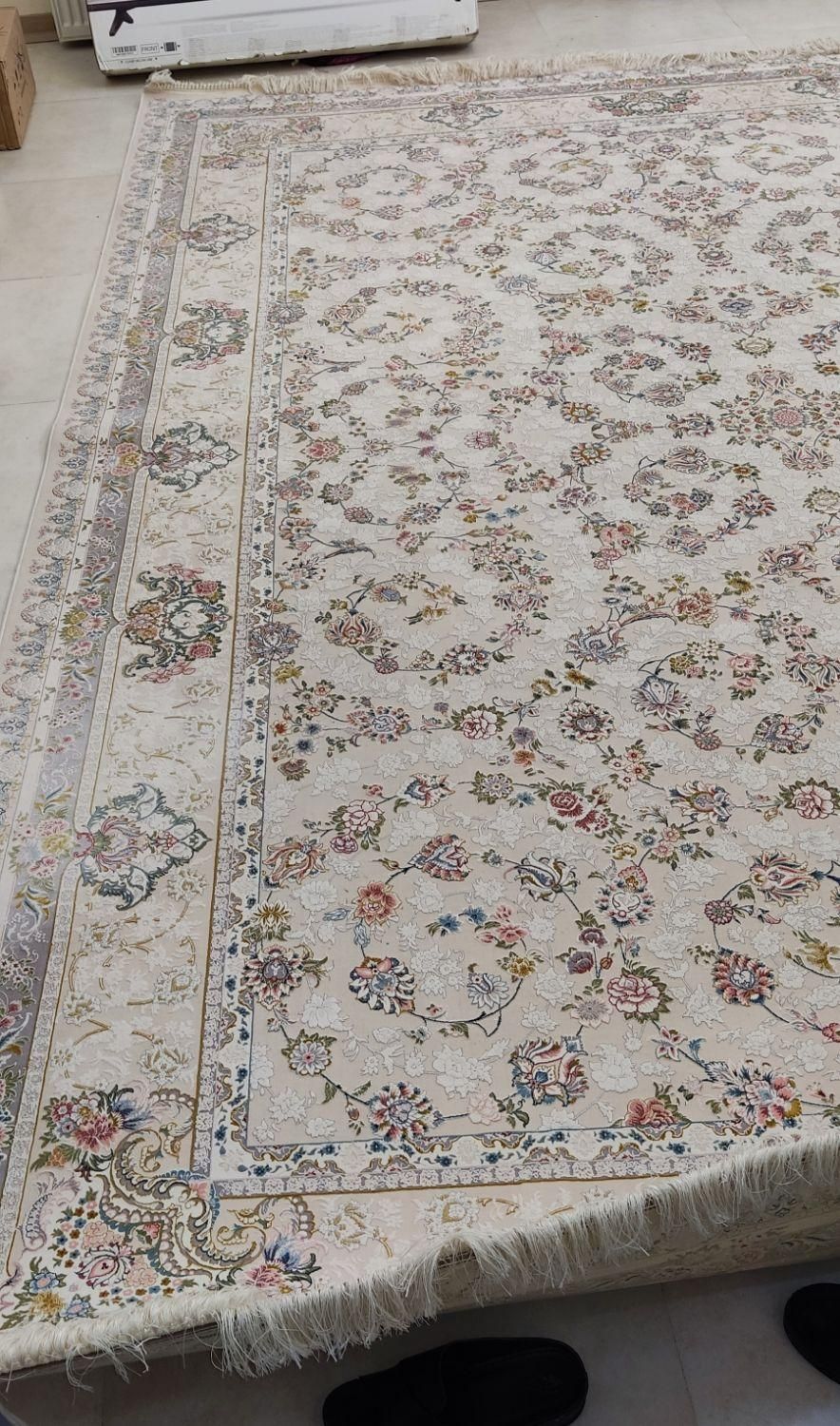 فرش ۱۲ متری گل برجسته زمینه روشن ( پنککی)|فرش|ری, دولتآباد|دیوار