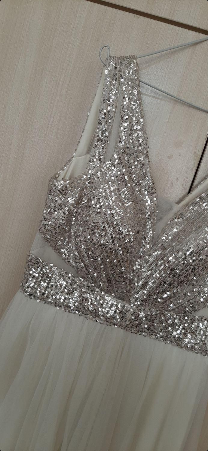 لباس مجلسی|لباس|بندر انزلی, بی بی حوریه|دیوار