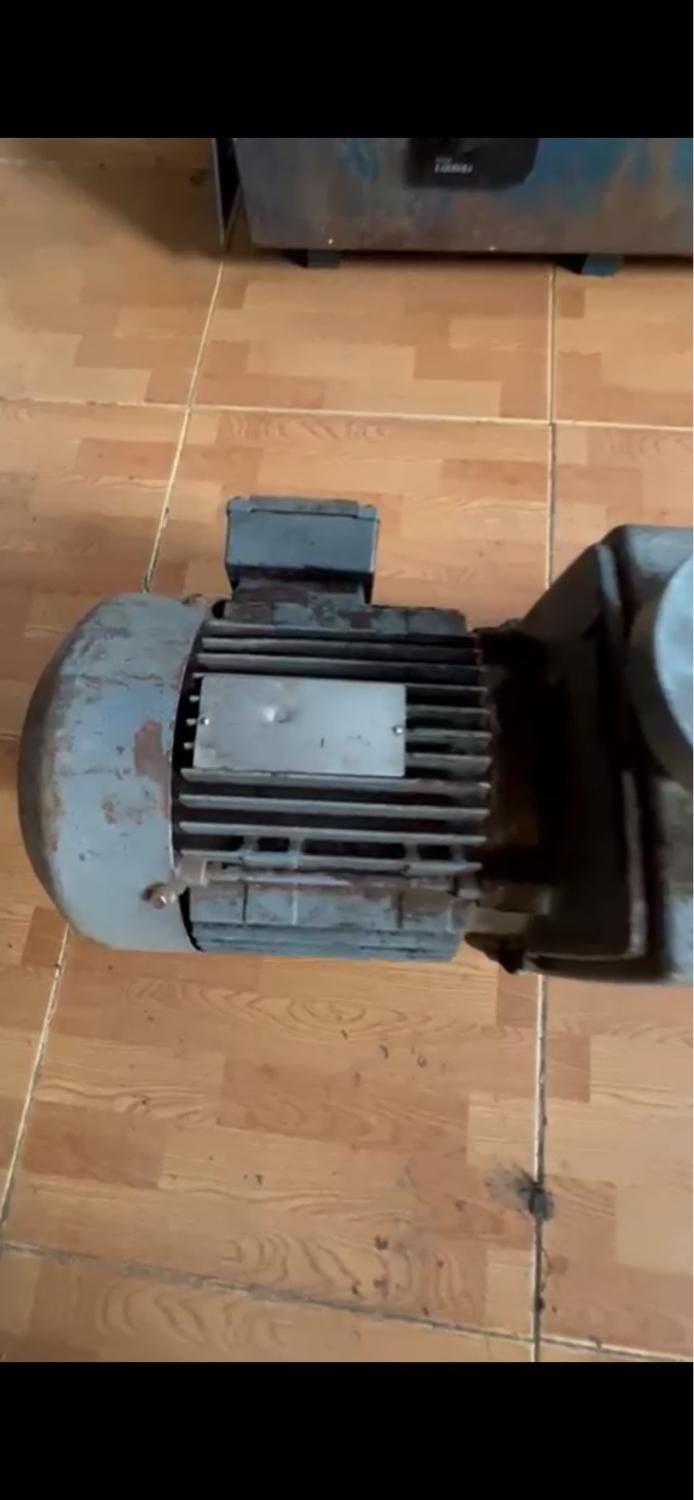 دینام گیر بکس دار آلمانی دو اسب|ماشینآلات صنعتی|آذرشهر, |دیوار