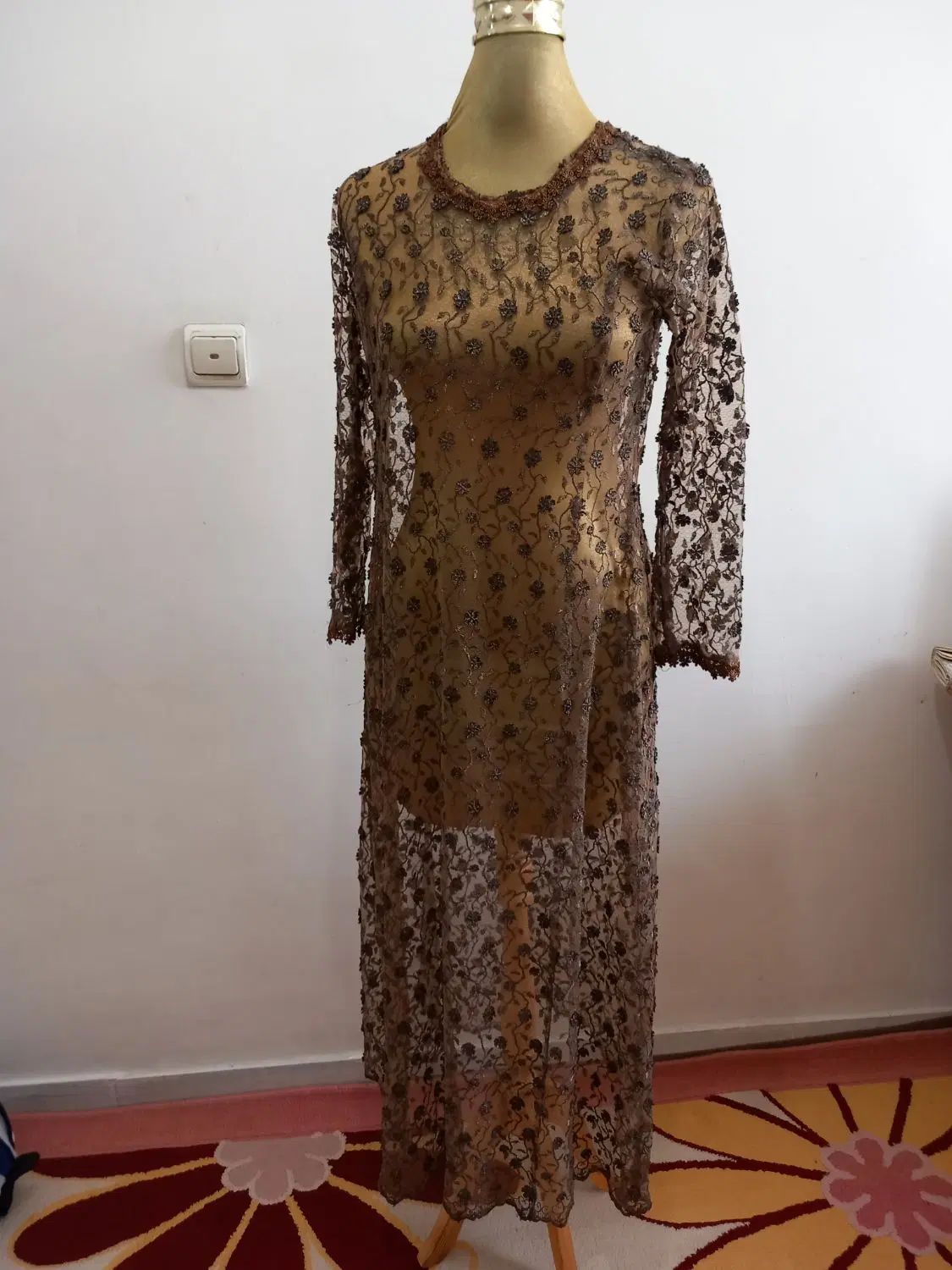 پیراهن شکوفه ایی زیبا باگل های برجسته(کراس محلی)|لباس|کرمانشاه, |دیوار