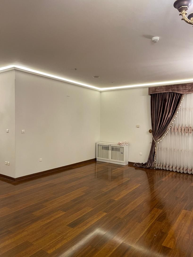 بلوارملت ۱۵۰ متر همکف 200 متر حیاط اختصاصی|فروش آپارتمان|اصفهان, باغ زرشک|دیوار