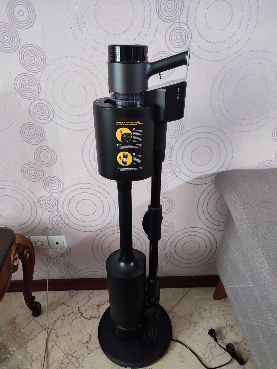 جارو برقی بی سیم ایستاده برندGRUNDIG آلمان|جاروبرقی، جارو شارژی، بخارشو|تهران, باغ فیض|دیوار