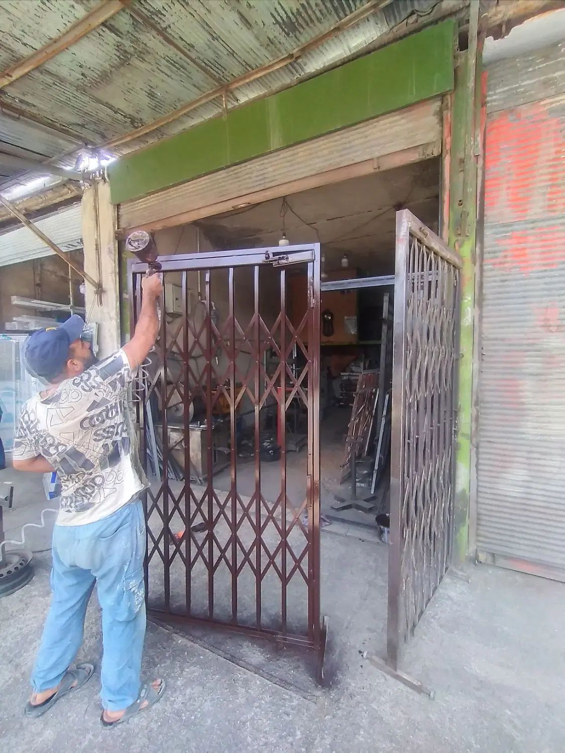 درب و پنجره و حفاظ آکاردئونی|مصالح و تجهیزات ساختمان|ملایر, |دیوار