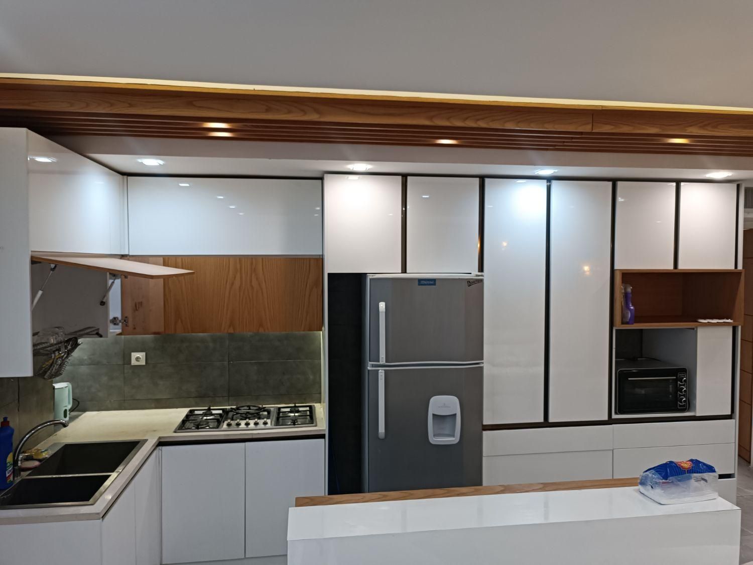 مبله در بهترین لوکیشن ها|اجارهٔ کوتاه‌مدت آپارتمان و سوئیت|شیراز, فرهنگ شهر|دیوار