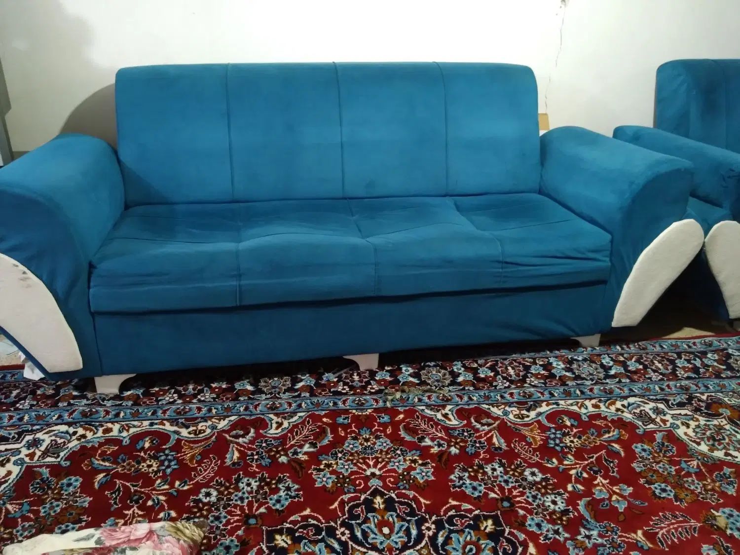 مبل ۸نفر راحتی همراه یک جلوی بزرگ و دو جلوی کوچک|مبلمان خانگی و میز عسلی|سلماس, |دیوار