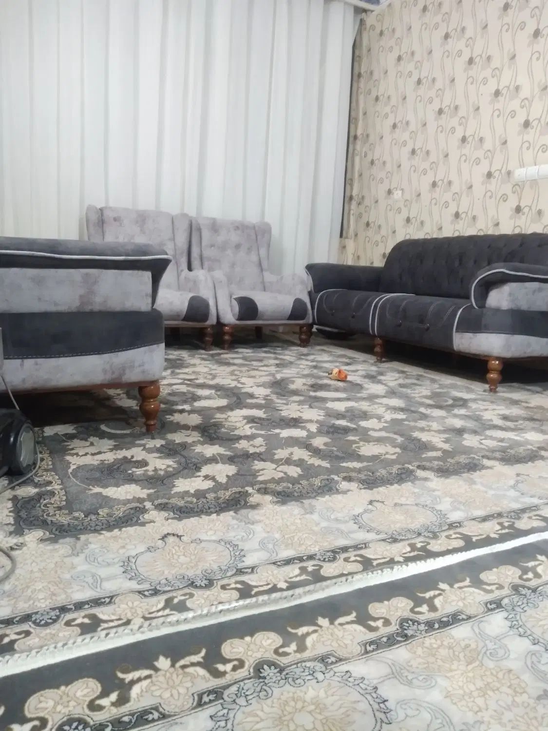 مبل چستر تخت شو نونوسه روزه خریدم ب فرش هام نمیخور|مبلمان خانگی و میز عسلی|مشهد, شهید معقول|دیوار