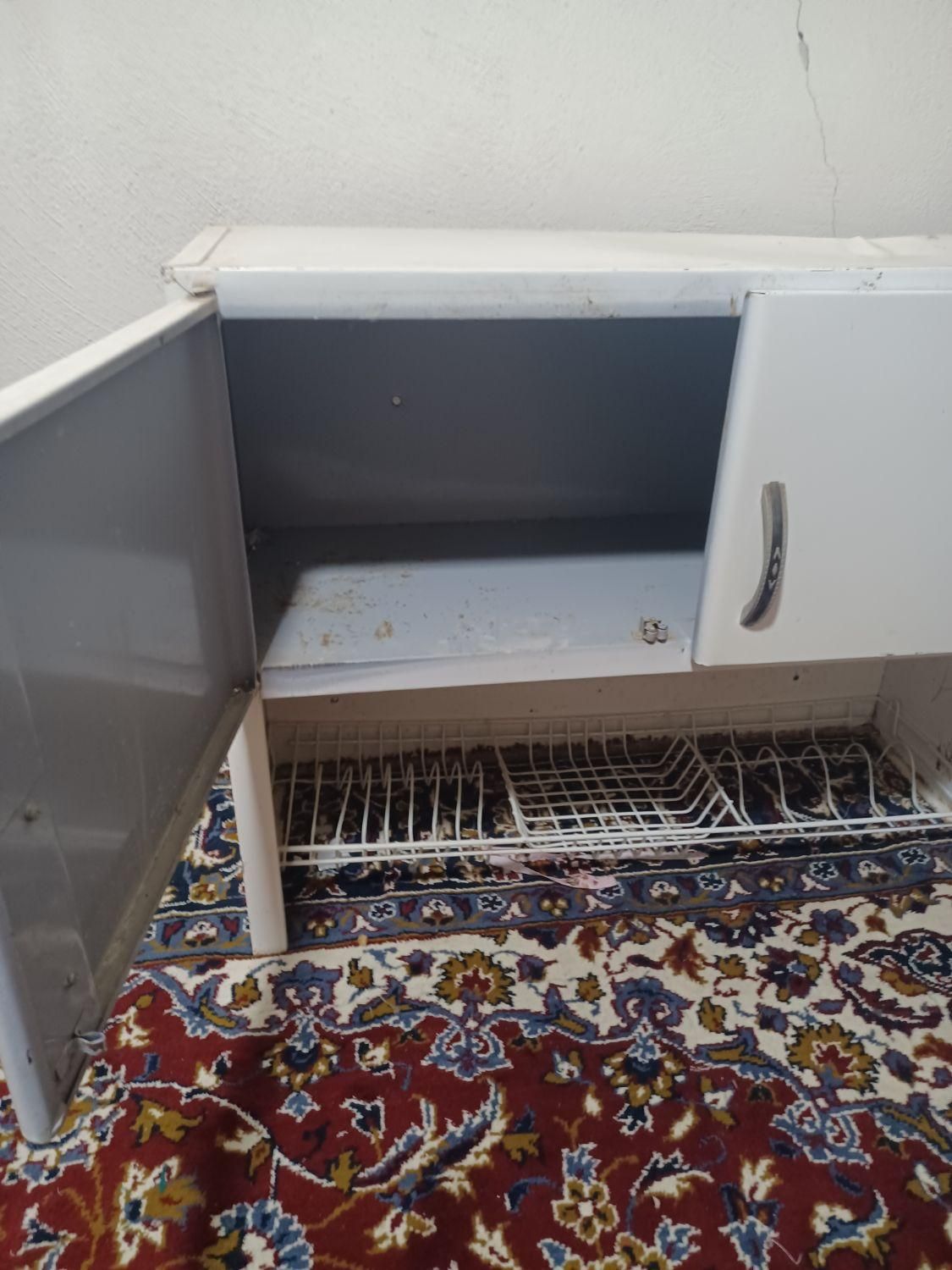 آبچکان|آب‌چکان و نظم‌دهنده ظروف|پارس‌آباد, |دیوار