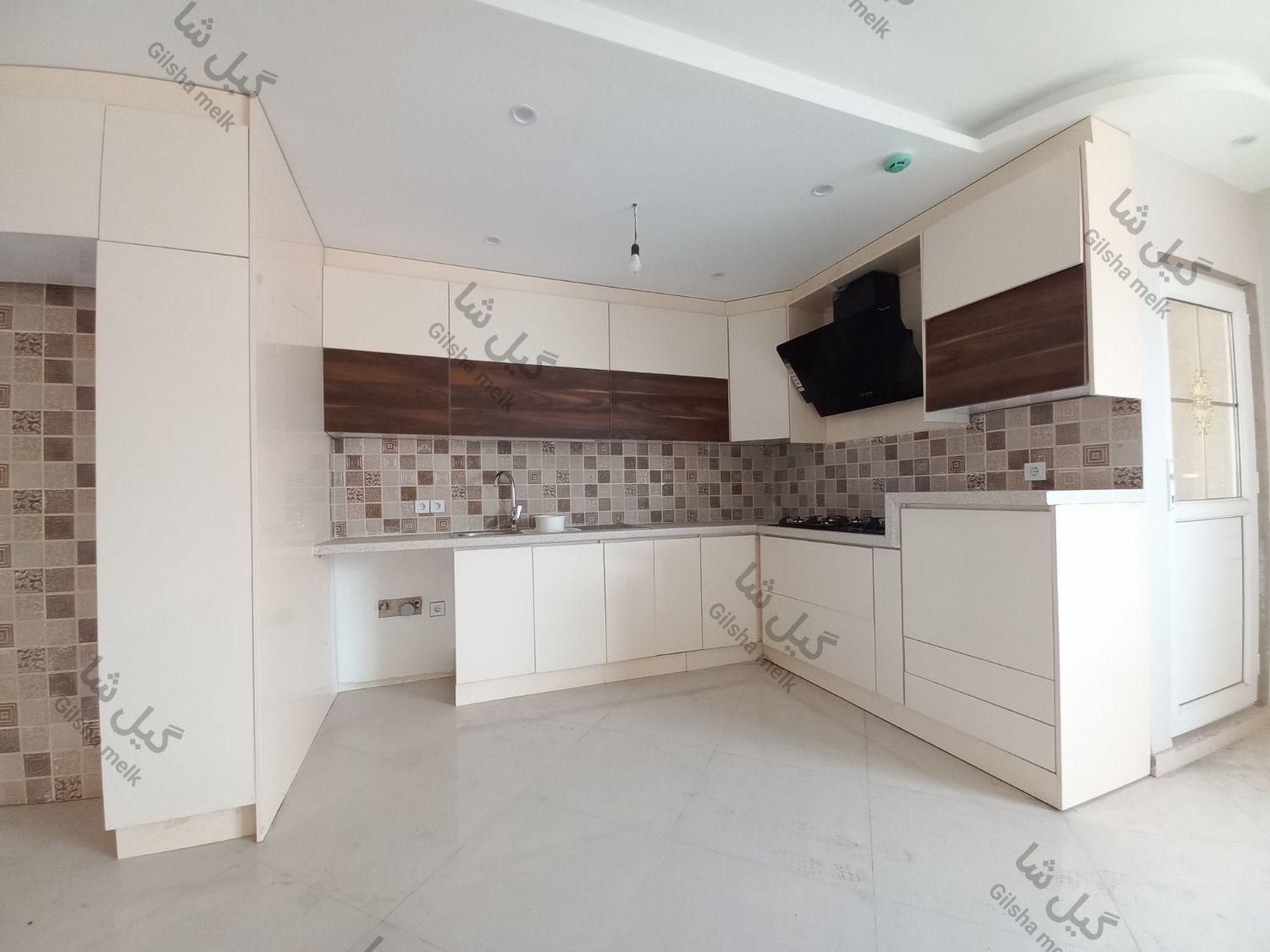 فروش واحد ۸۵ متری کلید نخورده در خیابان اذربایجان|فروش آپارتمان|بندر انزلی, آذربایجان|دیوار