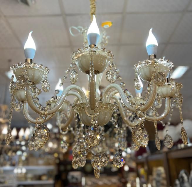 لوستر ۸شاخه وارداتی کریستالی کادو جهیزیه روز پدر|لوستر و چراغ آویز|مشهد, شهرک رازی (شهرک غرب)|دیوار