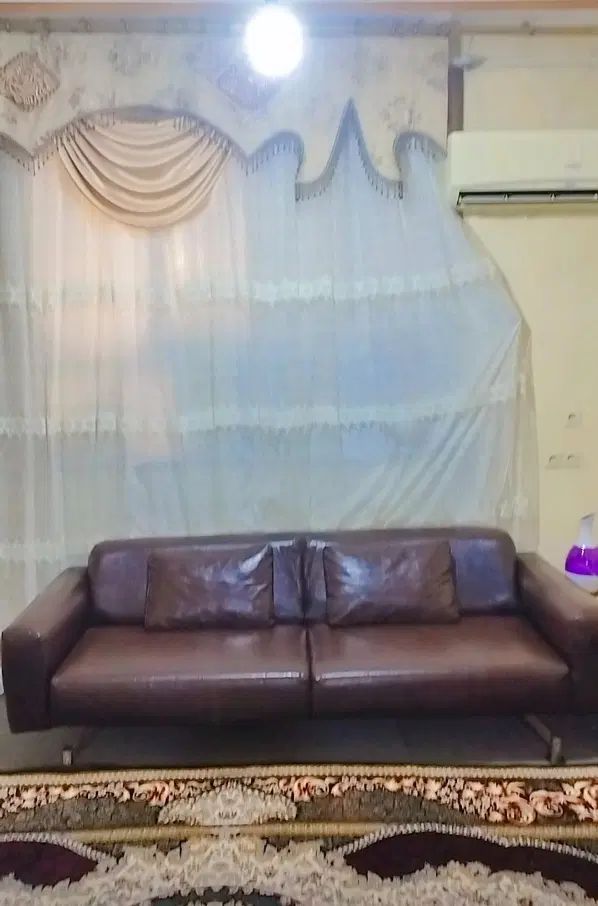 مبل ۳ نفره چرم طبیعی فروش به دلیل مهاجرت نو|مبلمان خانگی و میز عسلی|اهواز, زرگان|دیوار