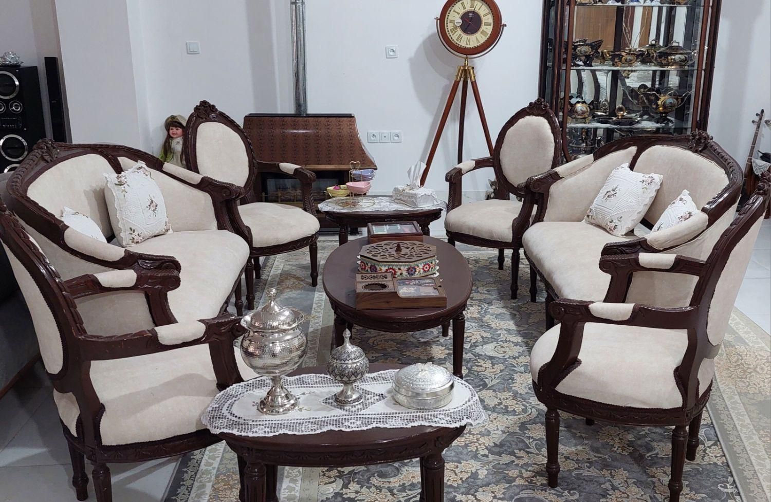 یک دست مبل ۸ نفره و یک دست میزناهارخوری ۸ نفره|مبلمان خانگی و میز عسلی|رفسنجان, |دیوار