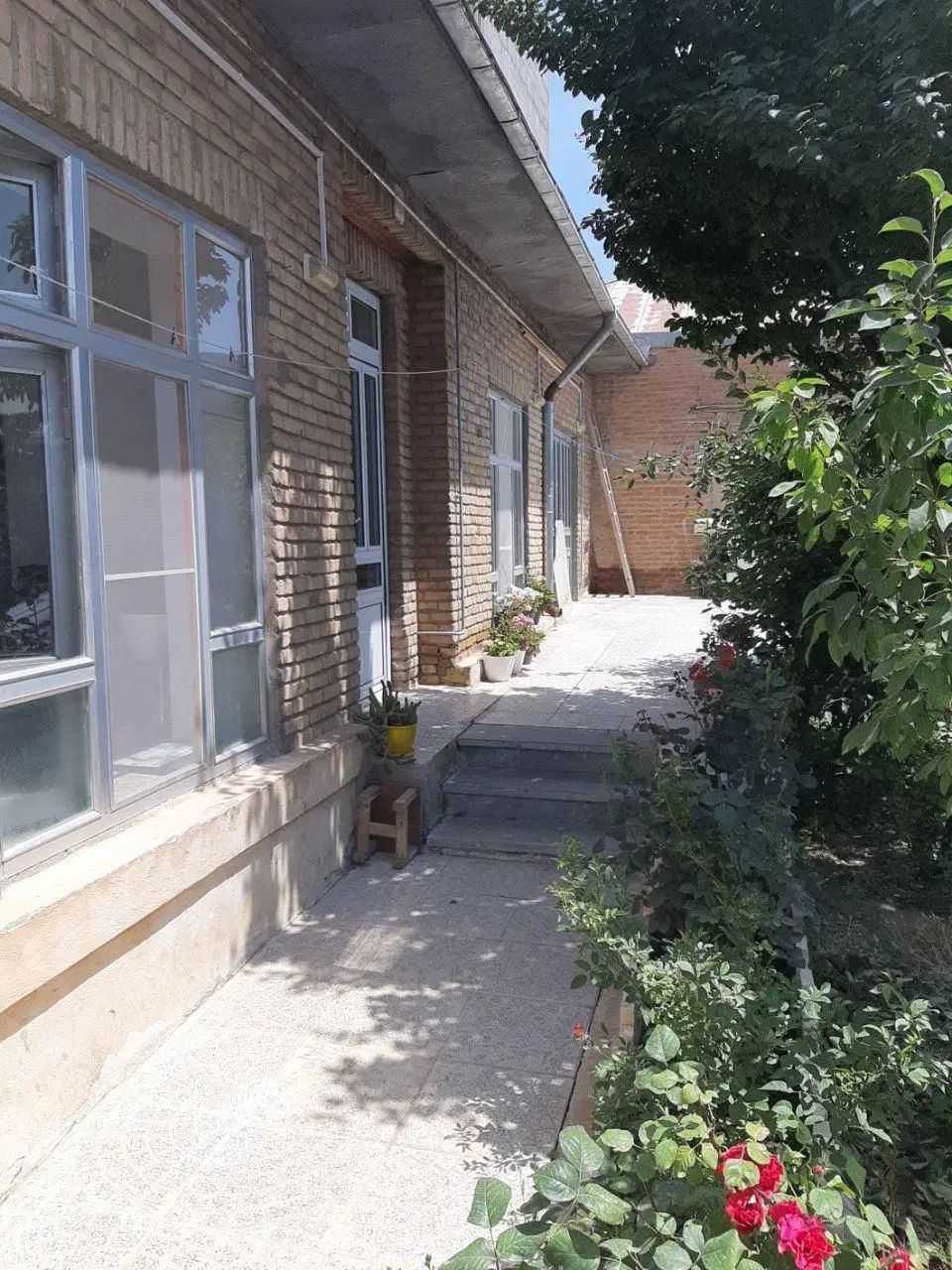 فروش خانه ویلایی ۳۰۰ متری/۲ خوابه/غرق نور|فروش خانه و ویلا|خلخال, |دیوار