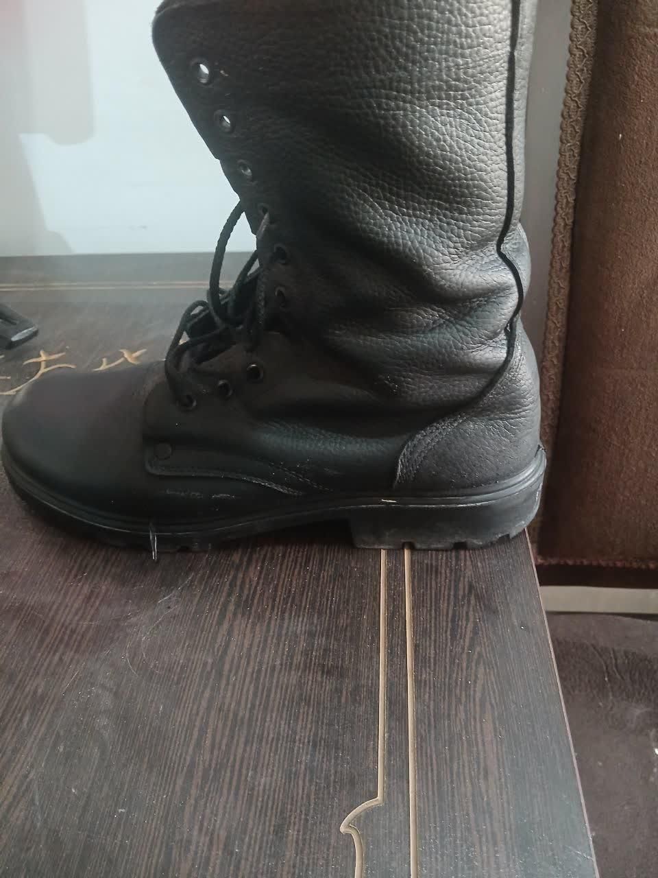 پوتین شماره 46|کیف، کفش، کمربند|رباطکریم, مسکن مهر آبشناسان|دیوار