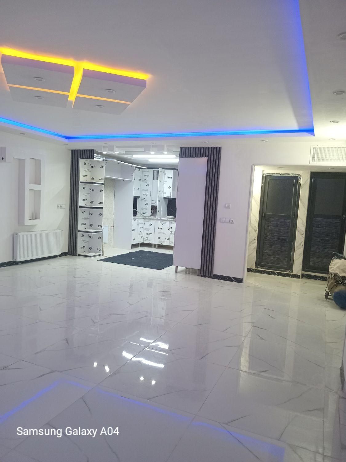 فروش یکجا ۳۰۰ متری ۴ خوابه ۳طبقه در جلوان|فروش آپارتمان|اصفهان, جلوان|دیوار