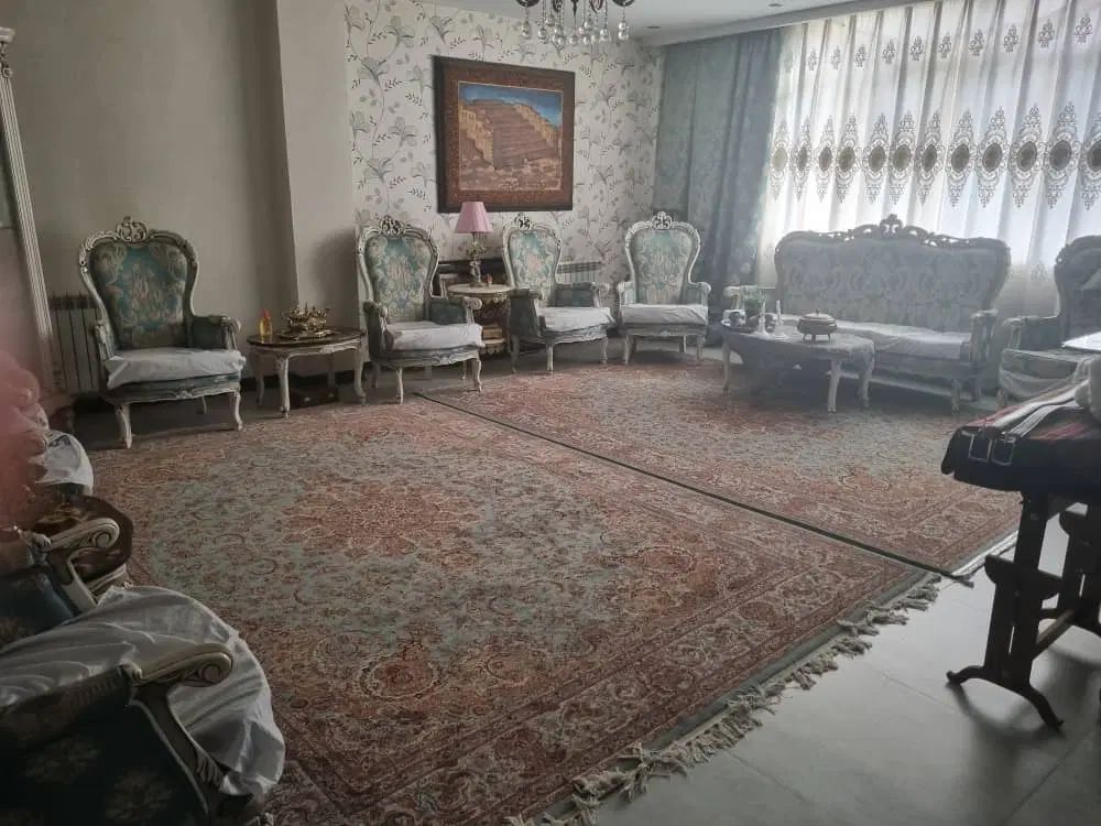 مبل ۱۱ نفره کاملا سالم و تمیز با پرده|مبلمان خانگی و میز عسلی|تهران, فرزانه|دیوار