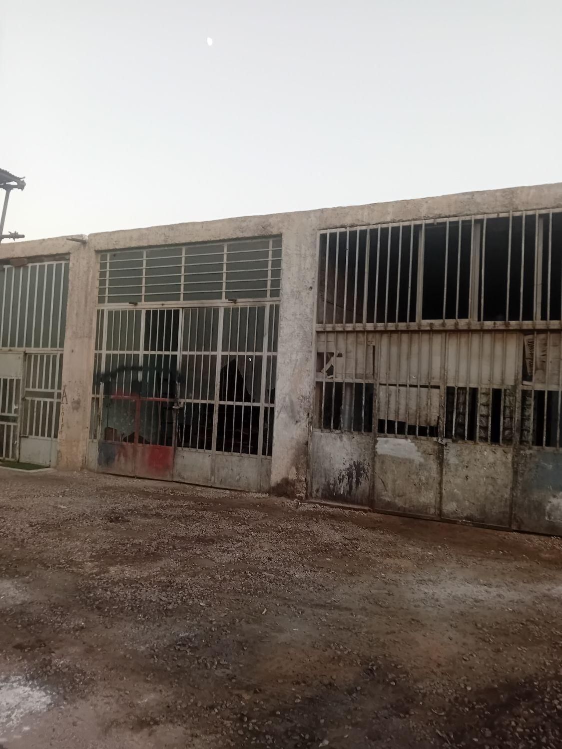 گاراژ ۱۱۰۰ متر... مناسب مجتمع فنی|اجارهٔ دفتر صنعتی، کشاورزی، تجاری|یزد, |دیوار