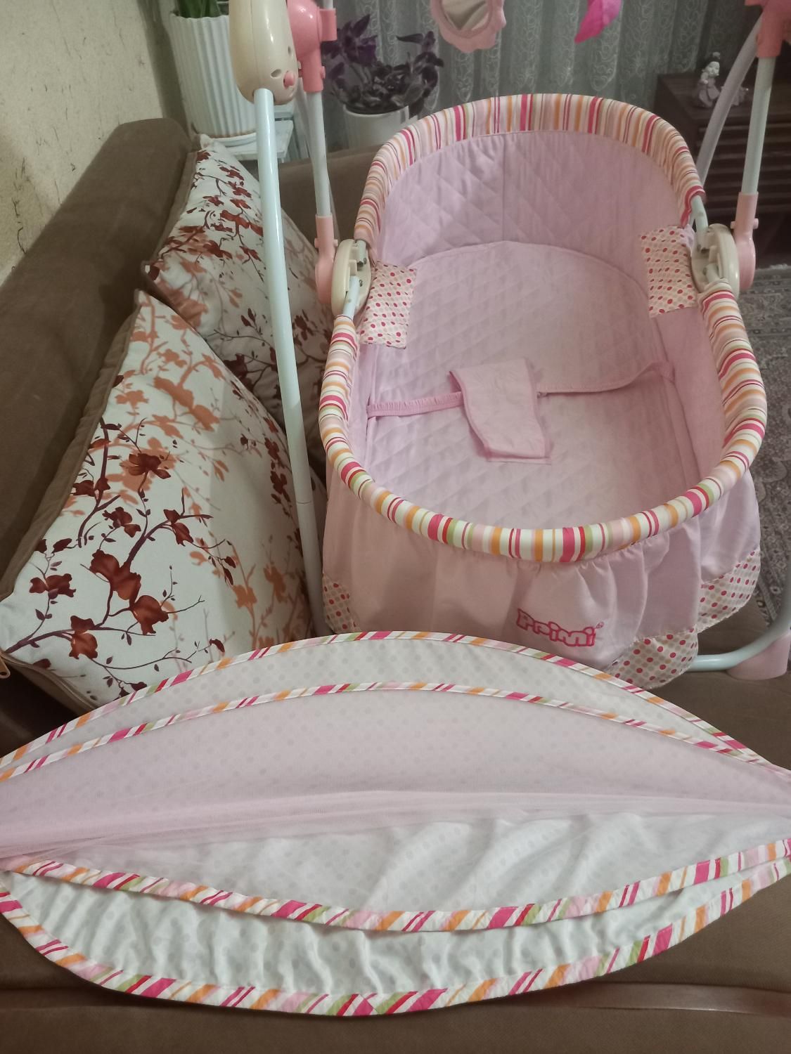 گهواره نوزاد|تخت و صندلی بچه|تهران, نارمک جنوبی|دیوار