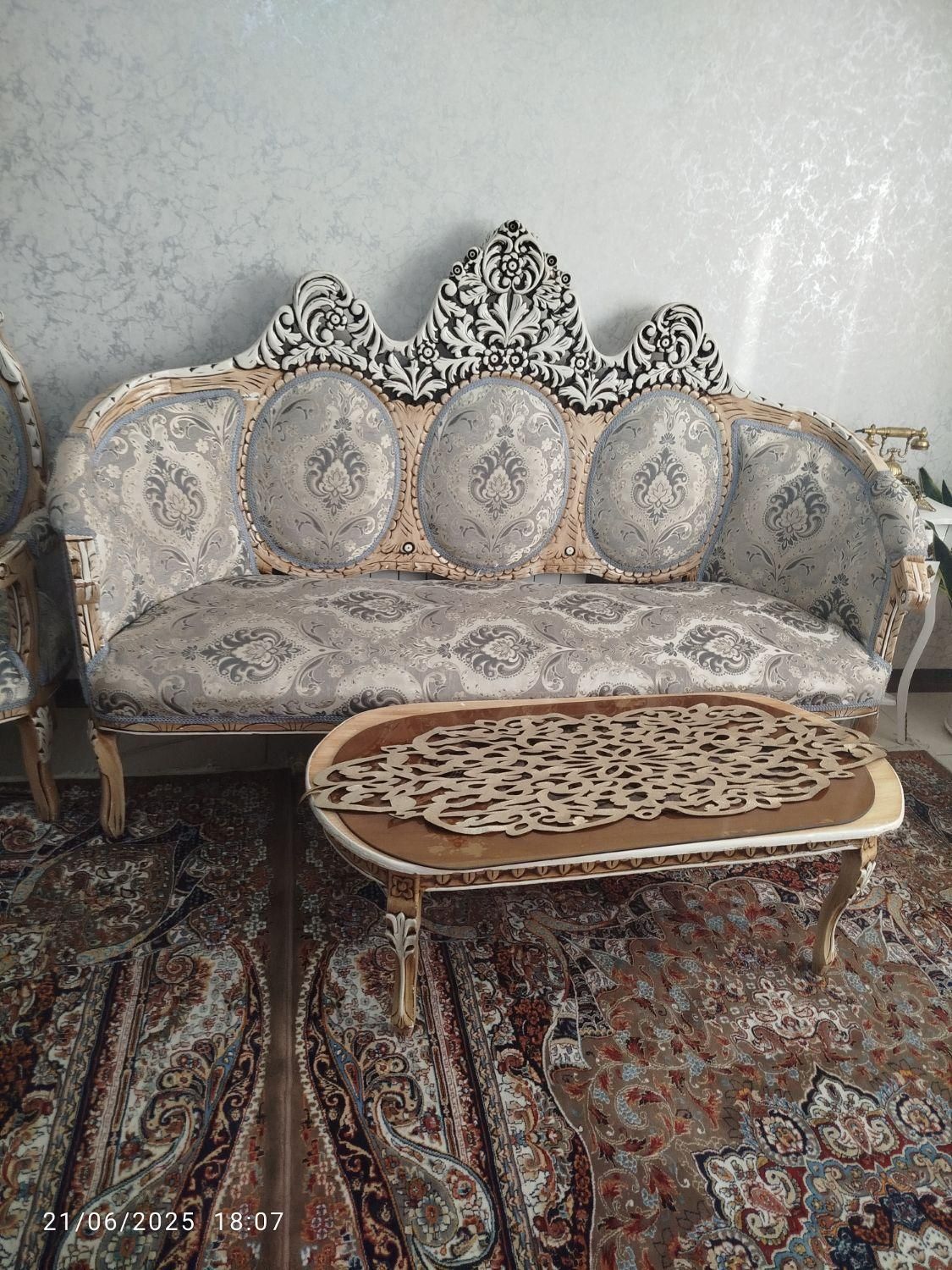 مبل کلاسیک وسلطنتی|مبلمان خانگی و میز عسلی|پرند, |دیوار