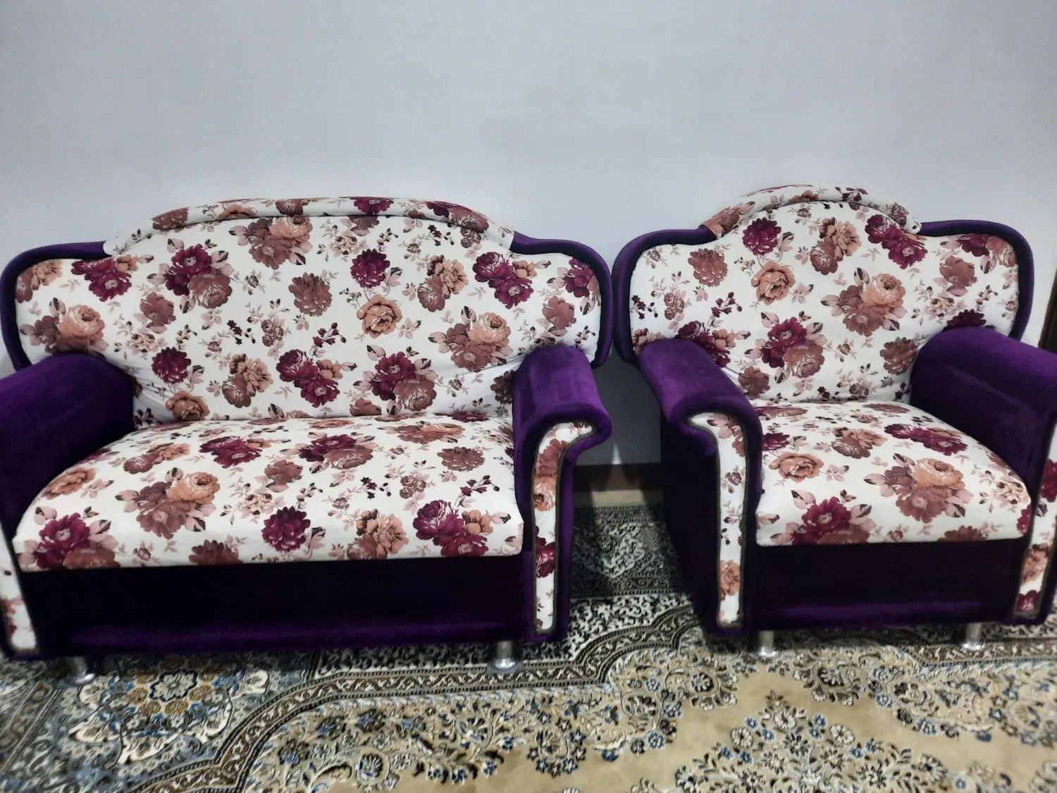 مبل  تعداد  سه  نفره|مبلمان خانگی و میز عسلی|رشت, هلال احمر|دیوار