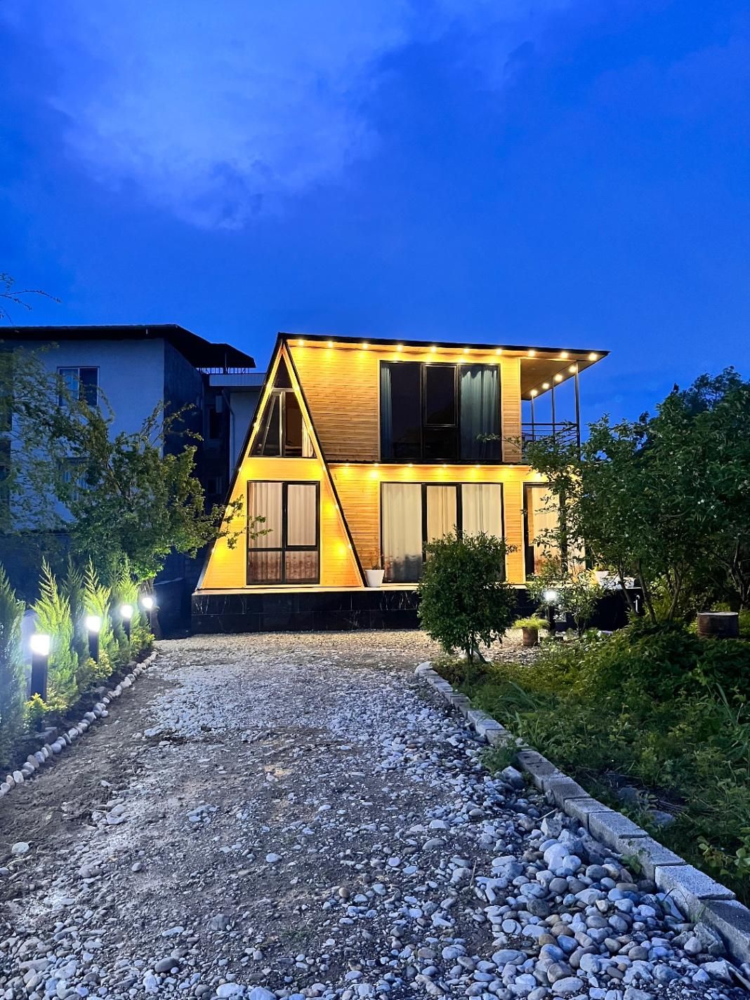 کلبه چوبی دوبلکس دوخوابه|اجارهٔ کوتاهمدت ویلا و باغ|نشتارود, |دیوار